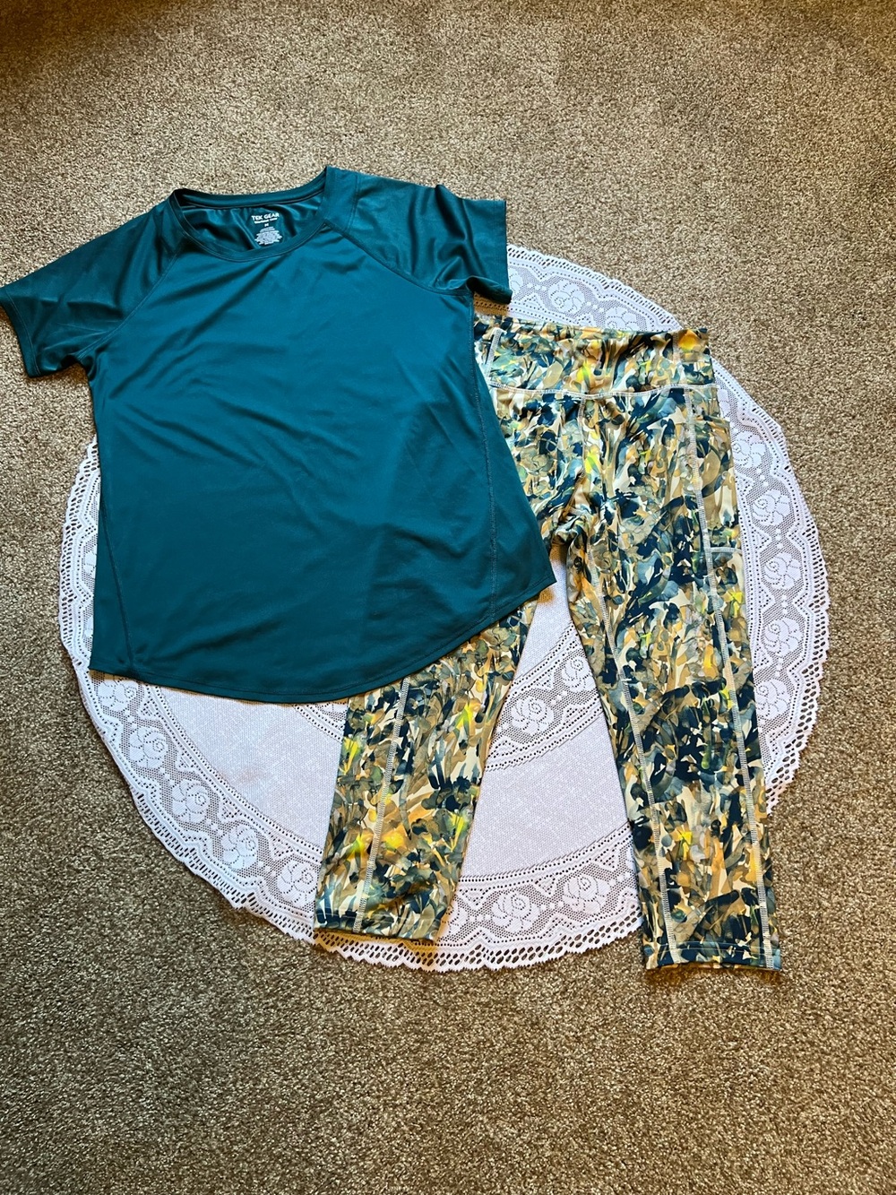 Tek Gear top and capri’s